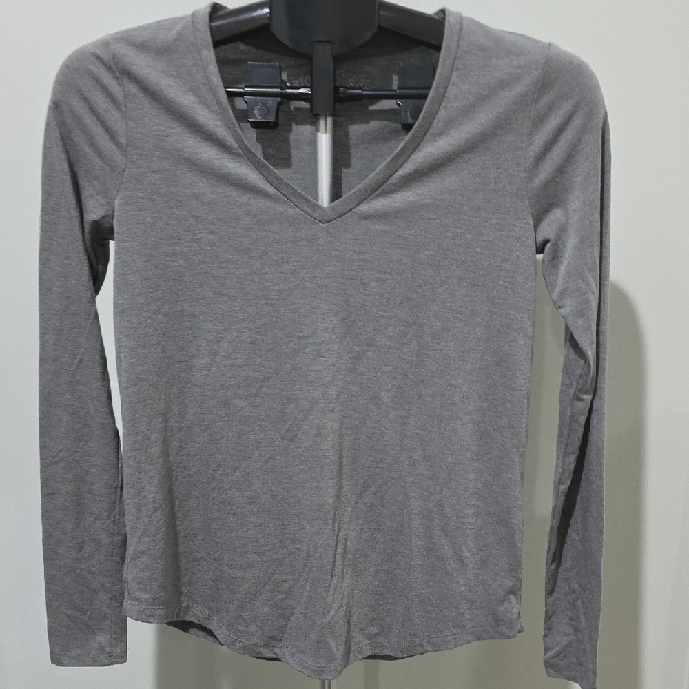 Aeropostale Gray V-Neck Long Sleeve Top